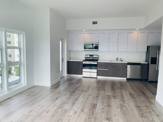 Photo - 39 NW 7th Ave