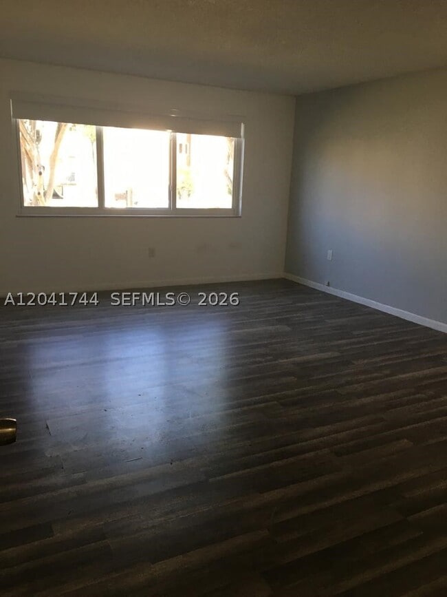 Building Photo - 6930 Miami Gardens Dr Unit 1-209