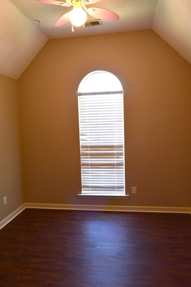 Photo - Under repair!