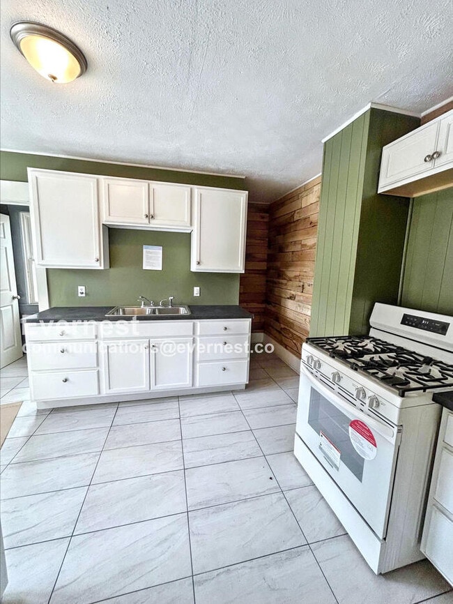 Photo - 1809 Denison Ave