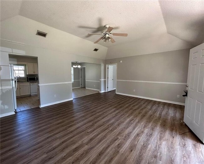Photo - 6626 Woodside Ct E