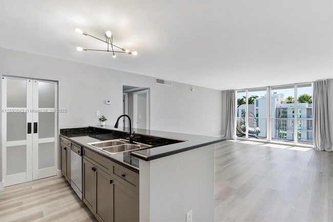 Photo - 10350 W Bay Harbor Dr Unit 7J