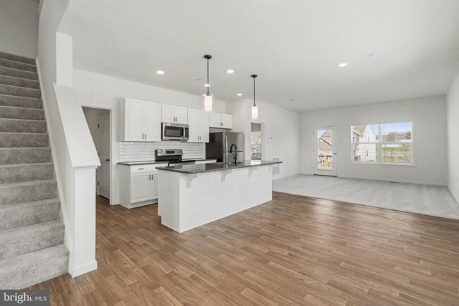 Photo - 7884 Oakbrook Dr