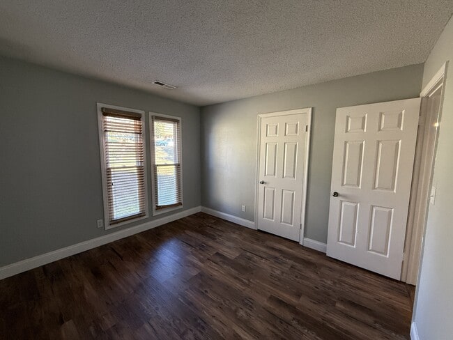 Photo - 5664 Buckhorn Rd