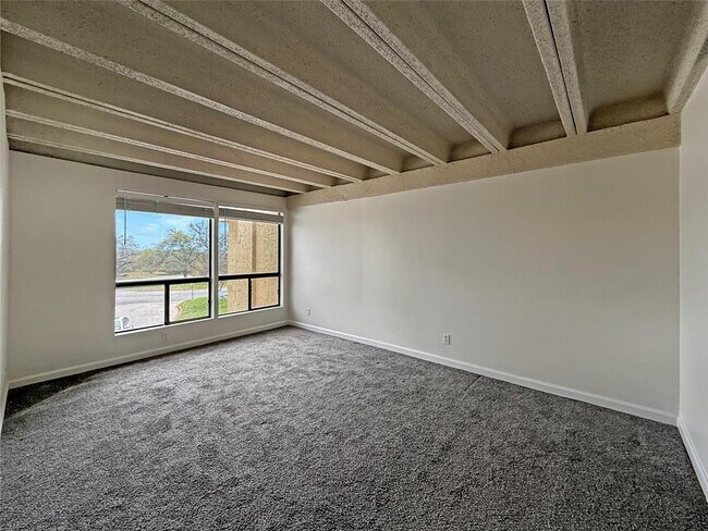 Photo - 5804 Circulo Dr Unit 5E