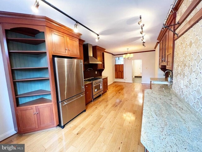 Photo - 125 Warren Ave