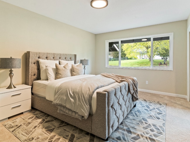 Photo - 2615 E McLoughlin Blvd