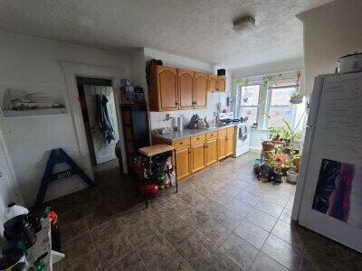 Building Photo - 201 Kelton St Unit #1