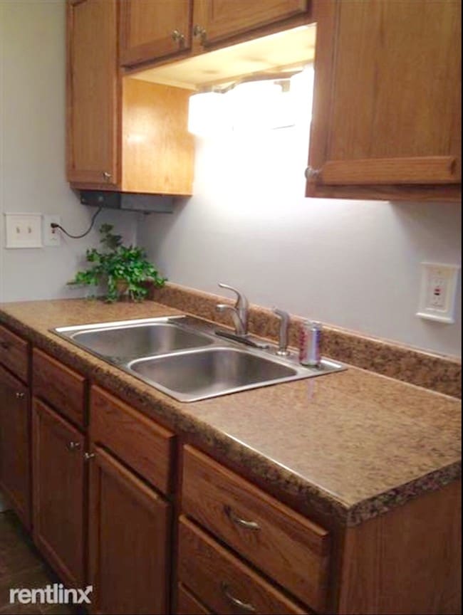 Kitchen - 832 Bloomfield Village Blvd Unit "E"