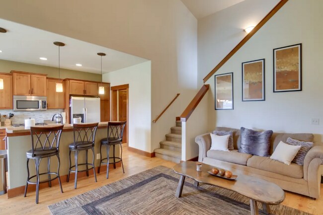 Photo - 524 Shelter Grove Cir