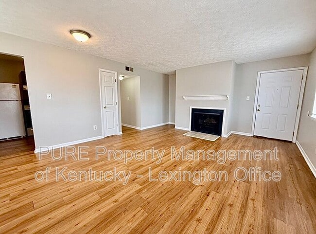 Photo - 3772 Camelot Dr Unit 4