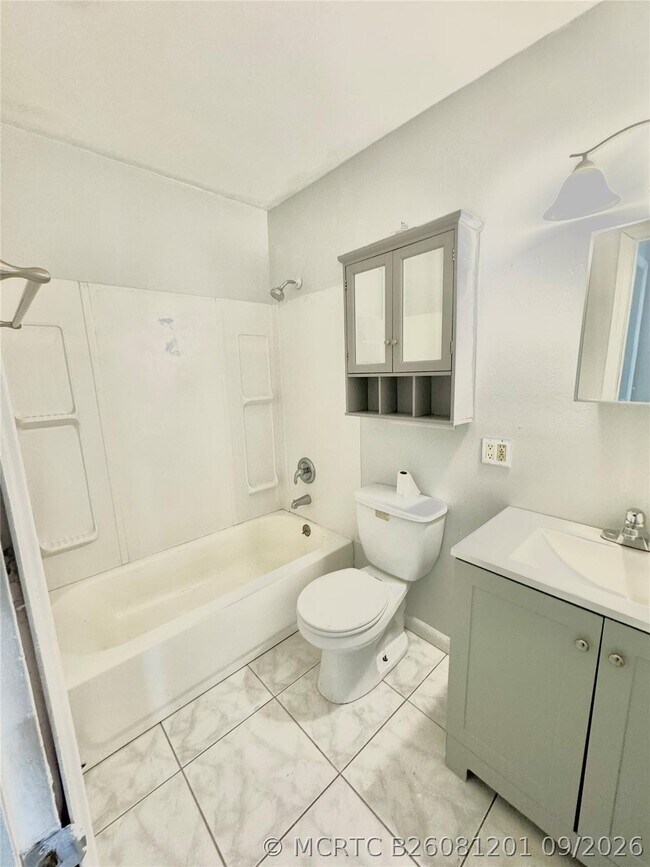 1500 NE 62nd St Unit 3