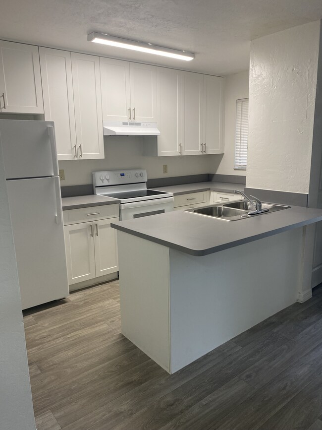 Atlantis Cove Apartments For Rent in Fort Pierce, FL