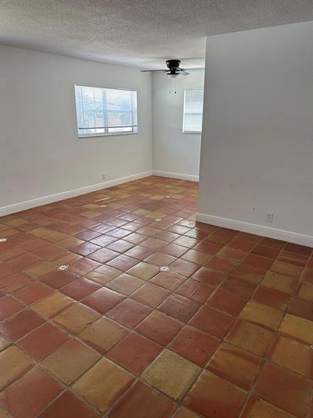 Photo - 400 SE 3rd Ave Unidad 208