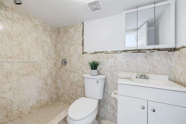 Photo - 1610 NW 33rd Ave Unidad 3