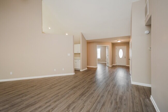 Photo - 189 Eagle Way