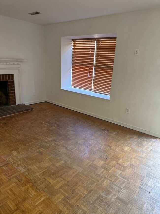 Photo - 3 Br ,1.5 bath duplex in Barboursville