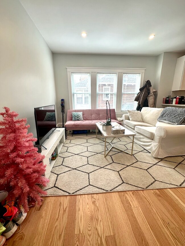 Photo - 99 Kilsyth Rd Unit #2