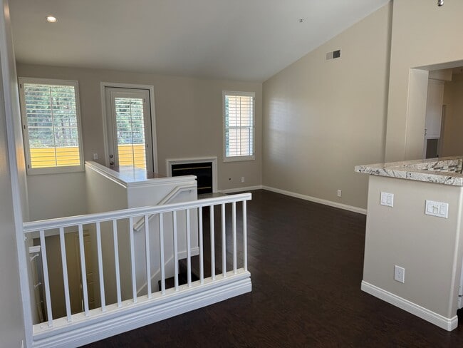 Photo - 1602 Reggio Aisle