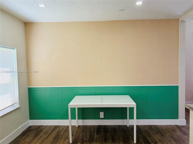 Photo - 1717 Buchanan St