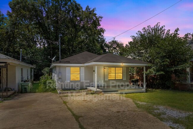 Building Photo - 1134 Oak St Rental