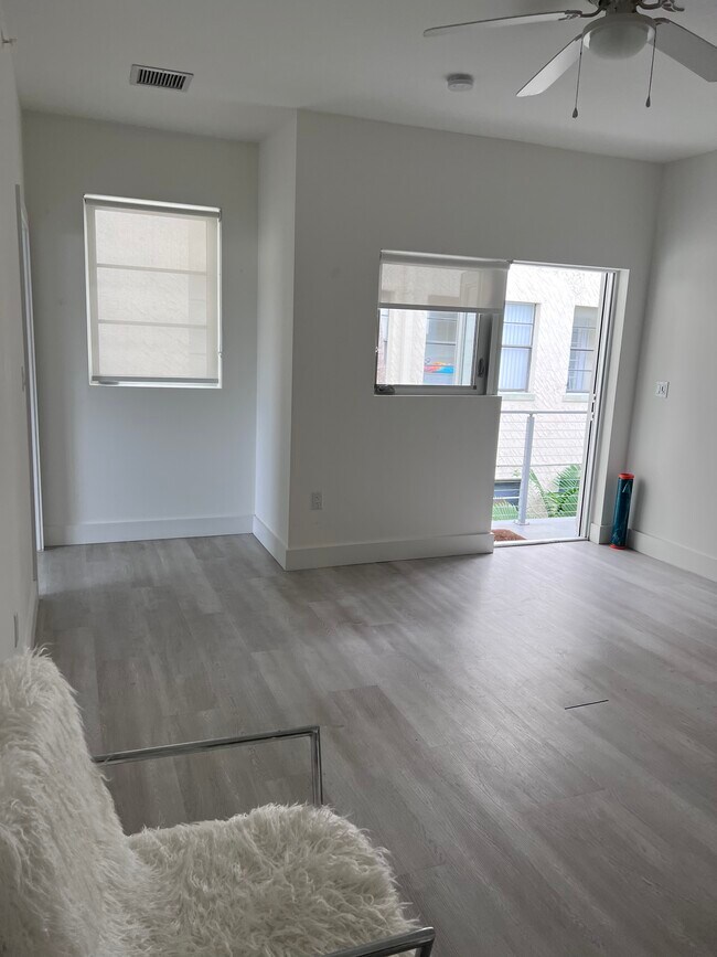 Front room - 940 Michigan Ave