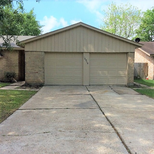 Building Photo - 16910 Barcelona Dr Rental