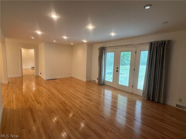 Photo - 26201 Annesley Rd