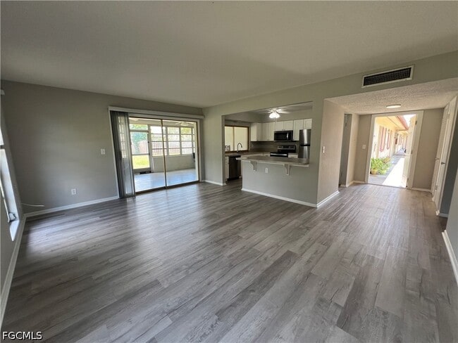 Photo - 1920 W Lakeview Blvd Unit 1