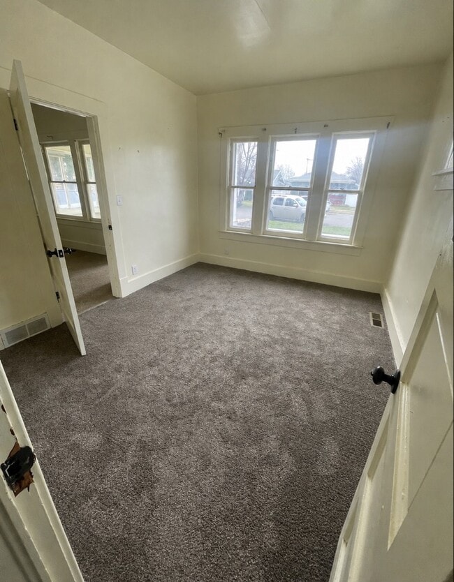 Photo - 1551 Oakley Ave