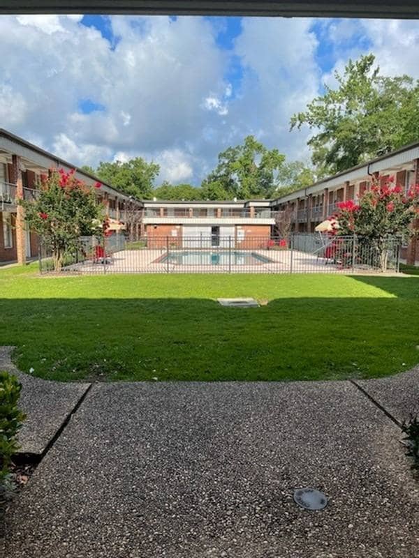 Pic 22-pool - Midtown Commons Apartments