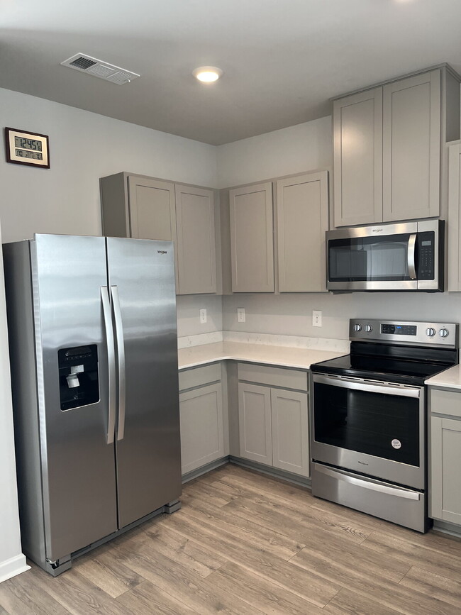 Photo - 453 Augustine Dr