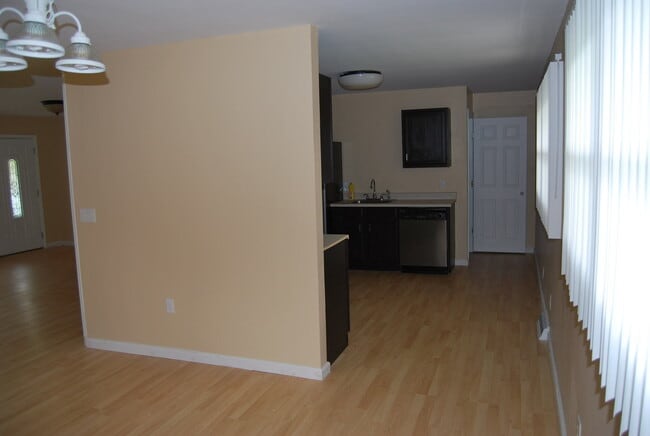 Photo - EDGEWOOD - SINGLE FAMILY RANCHER