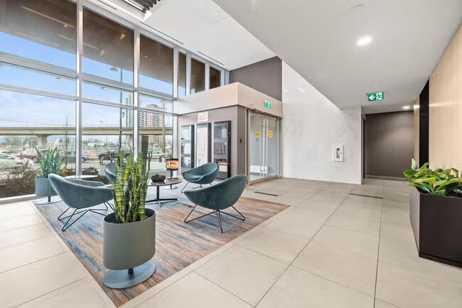 Photo - 13428-13105 105 Ave