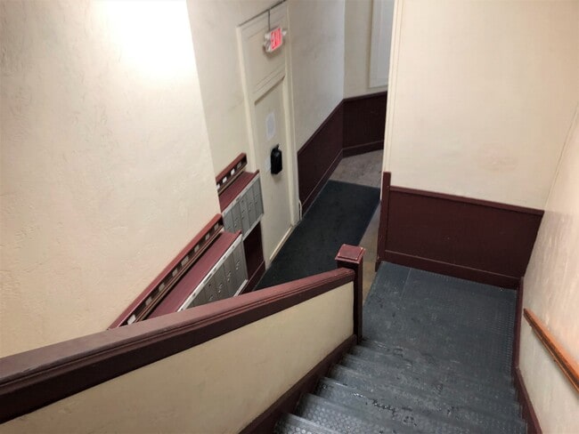 Photo - 15 E Main St