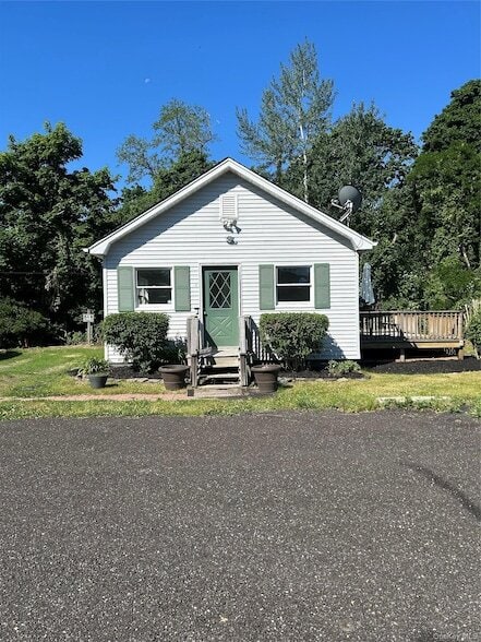 Building Photo - 1572 Main Rd