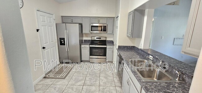 Building Photo - 11649 Crescent Pines Blvd
