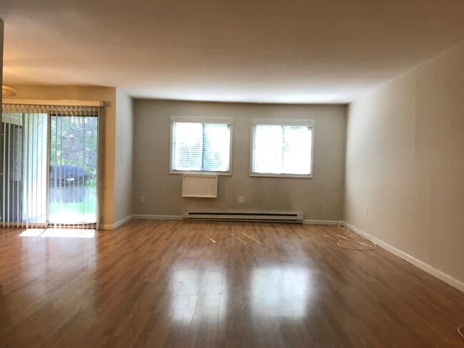 Building Photo - 45 Scarborough Ln Unit A