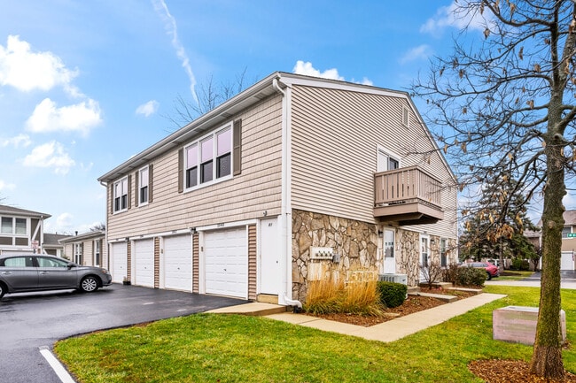 Building Photo - 1040 Hampton Hbr Unit 1040 Hampton Harbor