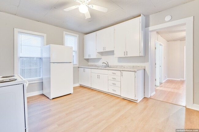 Building Photo - 645 5th St Unit 645