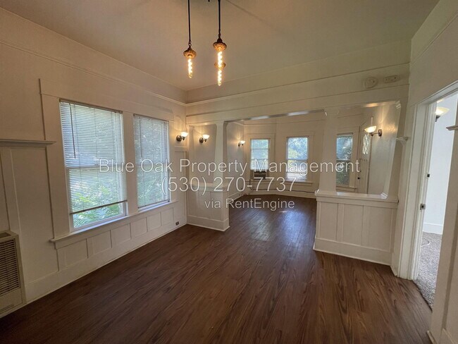 Photo - 960 Salem St