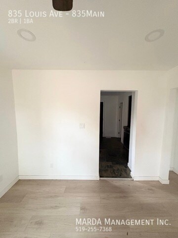 Photo - NEWLY RENOVATED 2 BED/1 BATH MAIN FLOOR UN... Unit 835Main