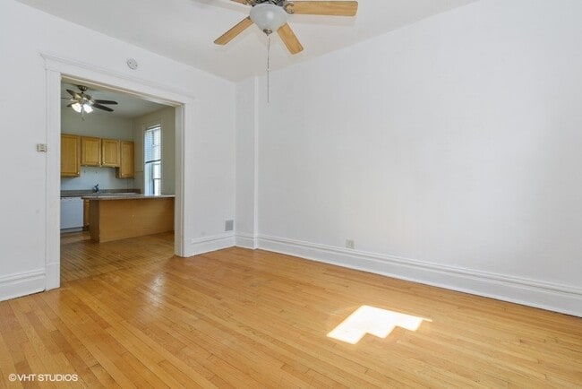 Photo - 1939 W Thomas St Unit 2R