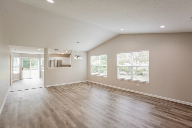 16901 Peach Ln