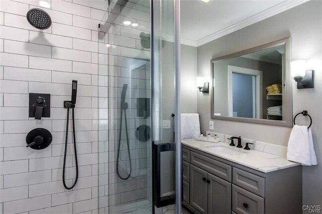 Photo - 211 10th Ave