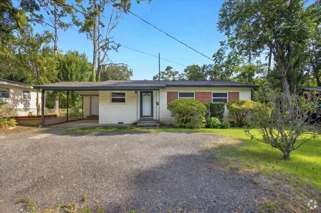 Building Photo - 1641 Airport Dr Rental