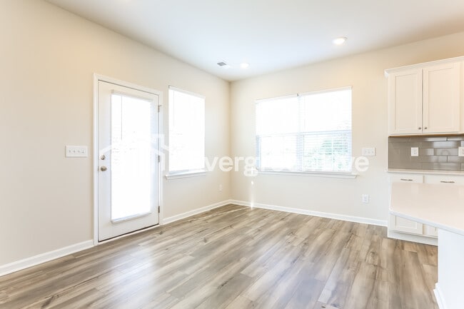 Photo - 302 Willow Wynter Ln