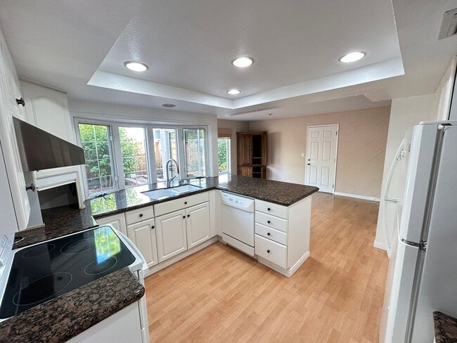 Photo - Stunning 4 Bedroom 2.5 Bath Home with Offi...