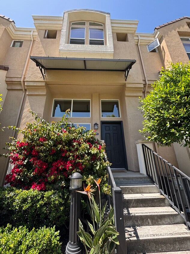 Photo - 180 Oberg Ct (Mountain View, CA)