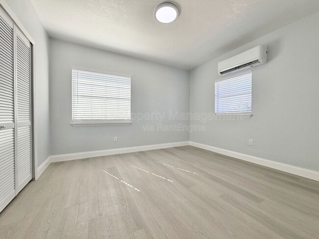 Photo - 813 Suwannee Dr Unidad 2